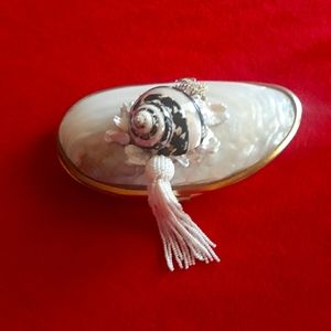 MOTHER OF PEARL HAND PURSE